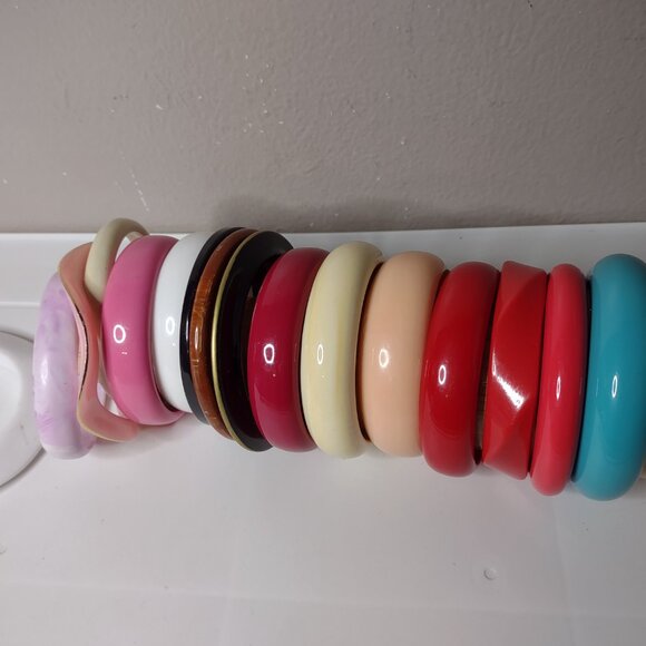 Lot Of 16 Vintage Plastic Bangles Variety Bracelet Lot Assorted Bracelet Bundle - Picture 14 of 14